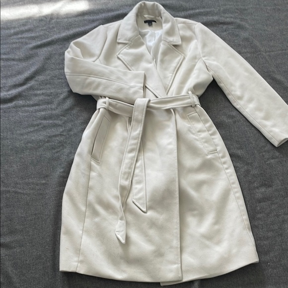 Elegant White Belted Coat - Picture 1 of 5